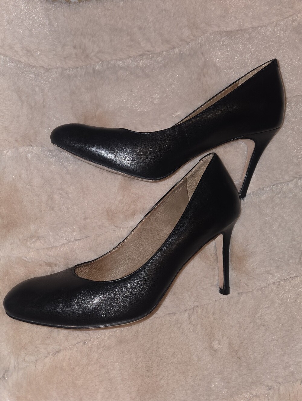 Classic Women's Black Leather High Heel Pumps Size 8.5